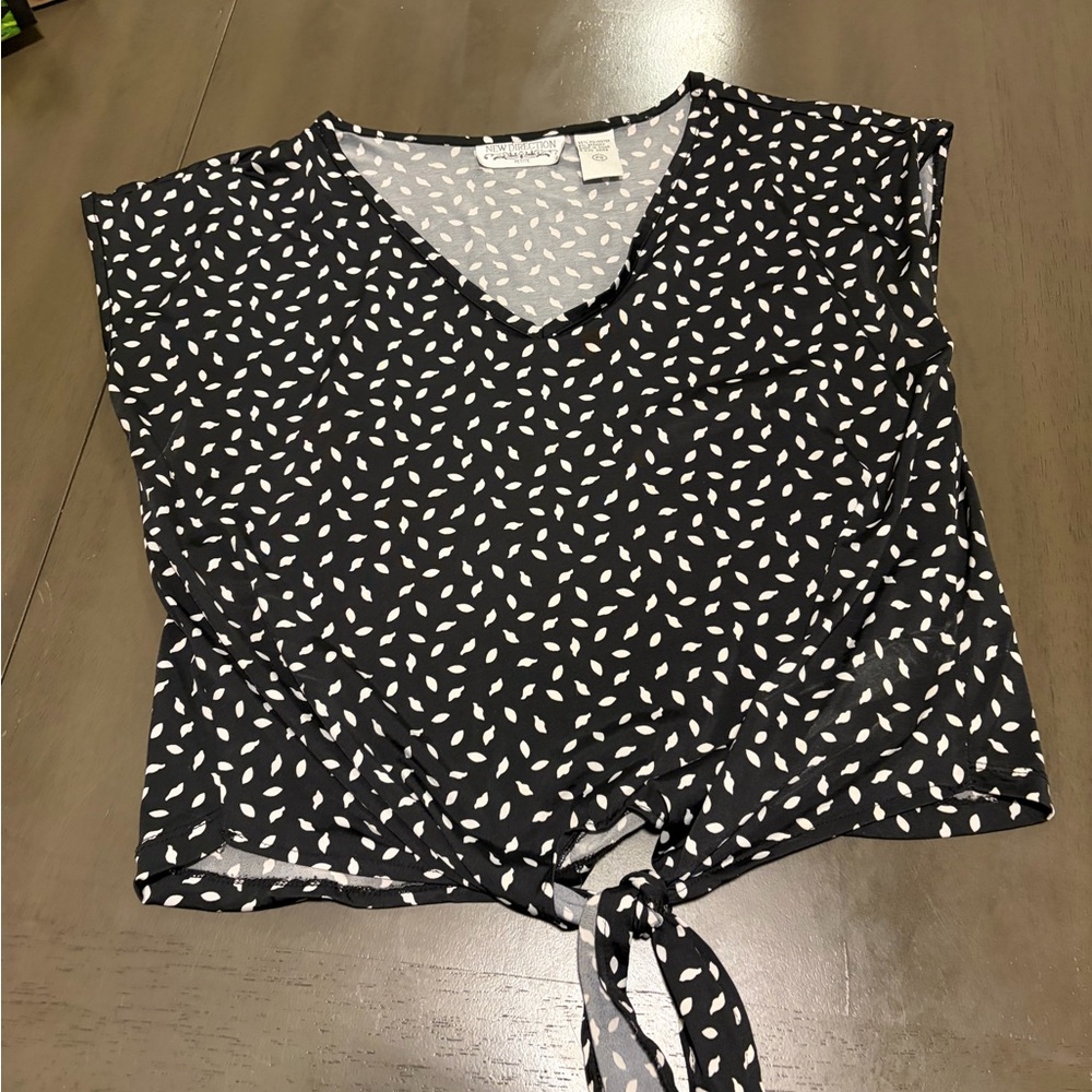 New Directions Black and White Women's Blouse